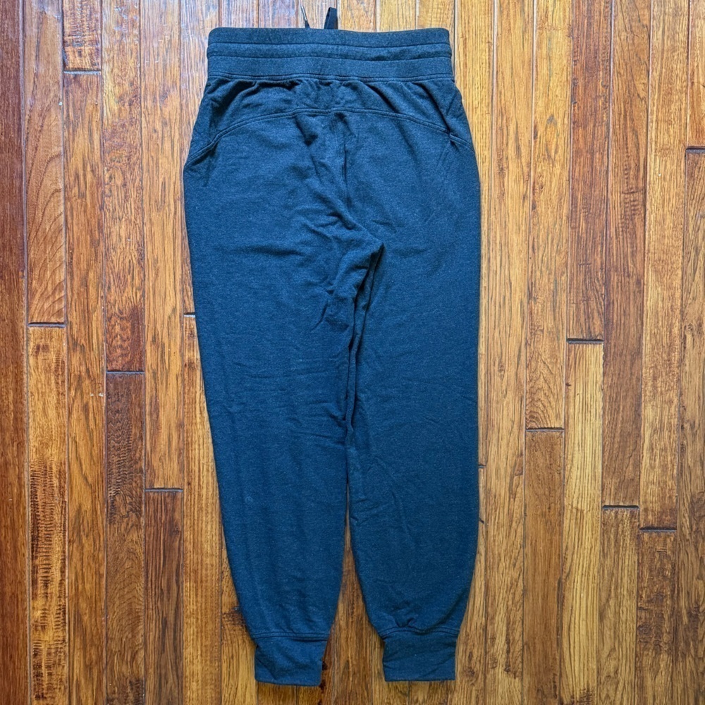 Lululemon Ready to Fleece High-Rise Jogger, Heathered Black, size 6 - Picture 3 of 5